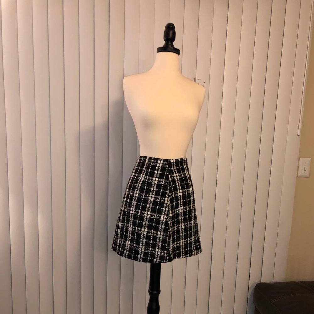 Pink Lily black and white skirt